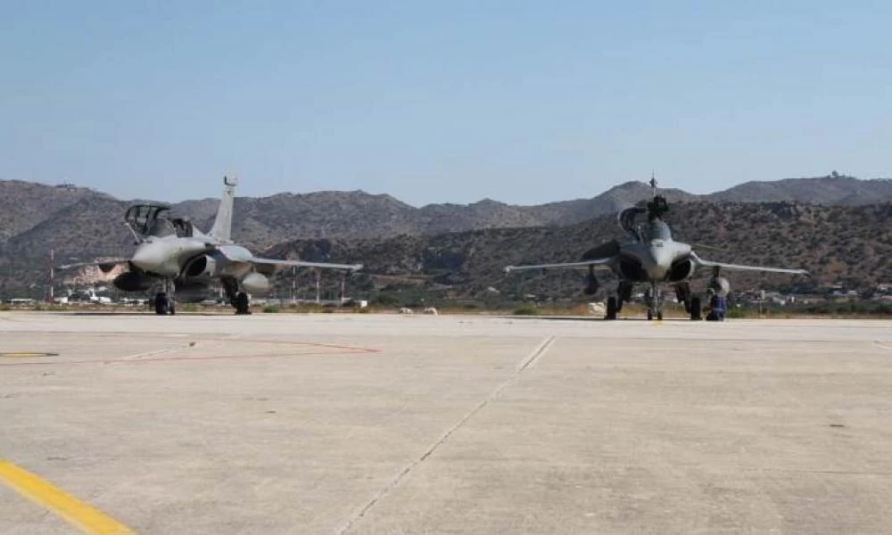 Στην Κρήτη προσγειώθηκαν γαλλικά πολεμικά αεροσκάφη!